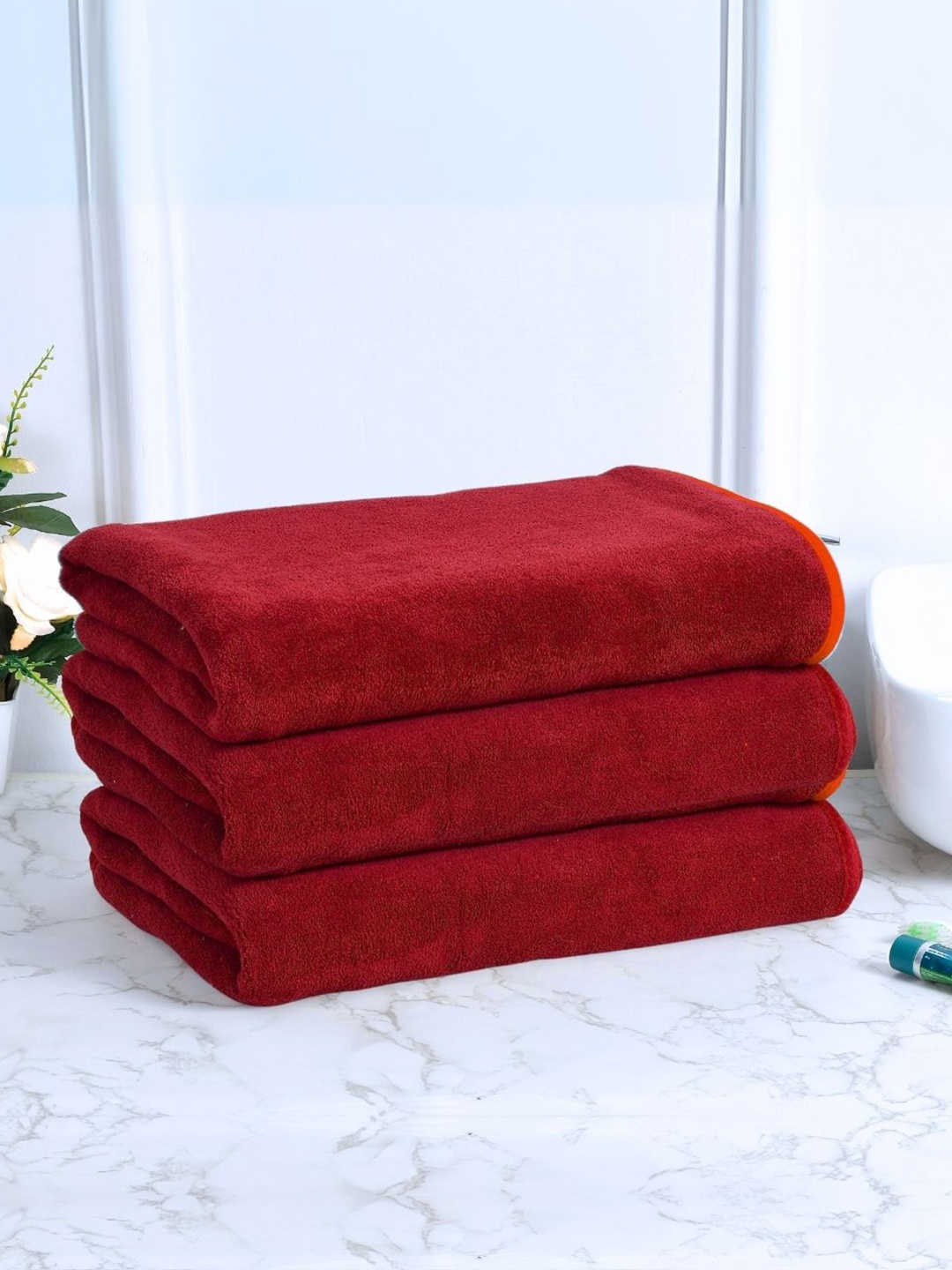 

Black gold Set Of 3 Solid 400 GSM Microfiber Bath Towels, Maroon