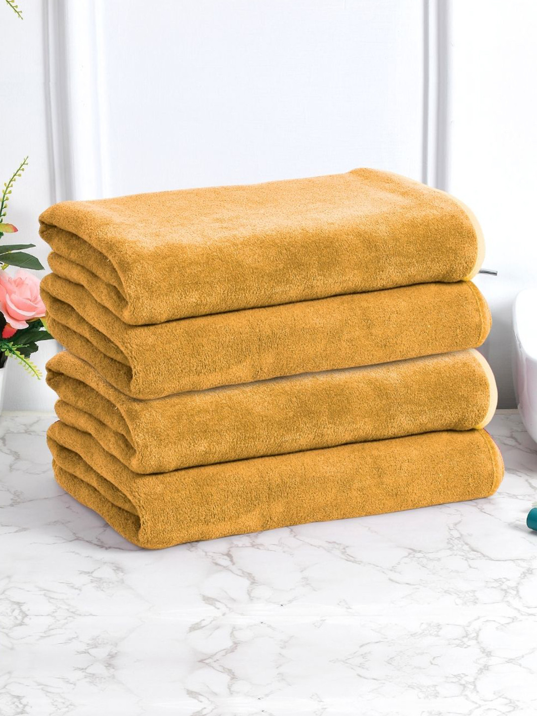 

Black gold Set Of 4 Solid 400 GSM Microfiber Bath Towels, Yellow