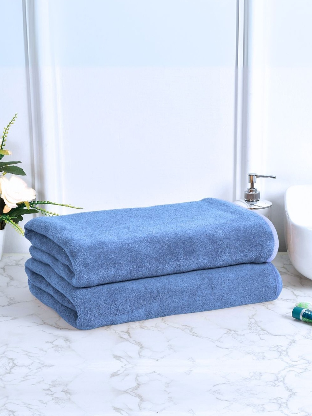 

Black gold Set Of 2 Blue Solid 400 GSM Microfiber Bath Towels