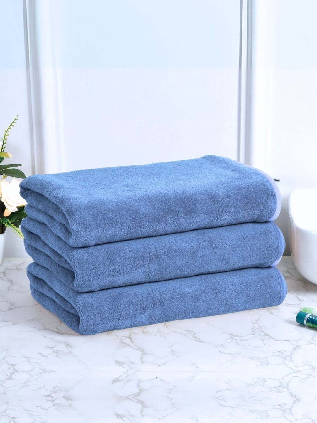 

Black gold Set Of 3 Solid 400 GSM Microfiber Bath Towels, Blue