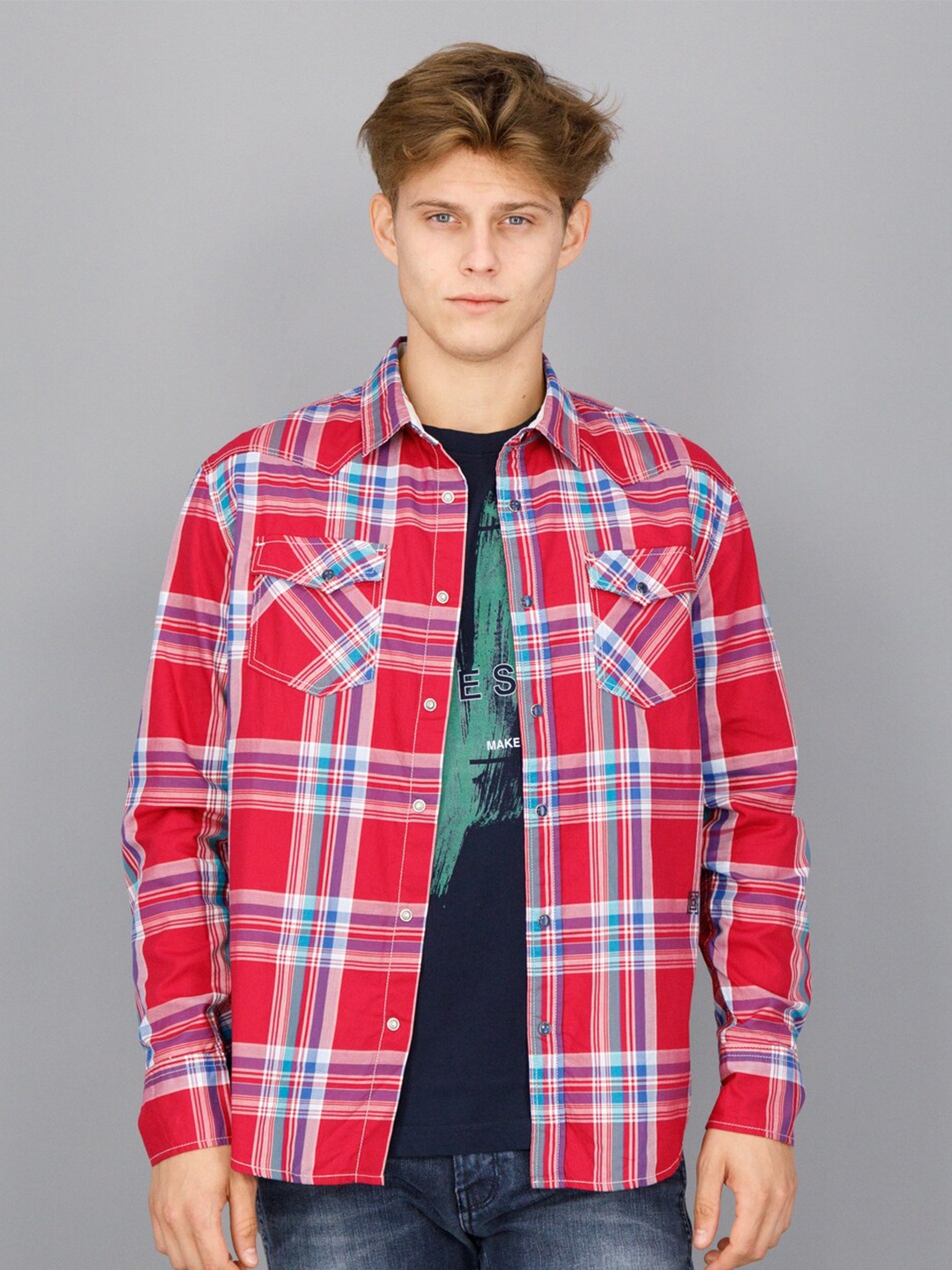 

FREESOUL Men Red Slim Fit Checked Pure Cotton Casual Shirt