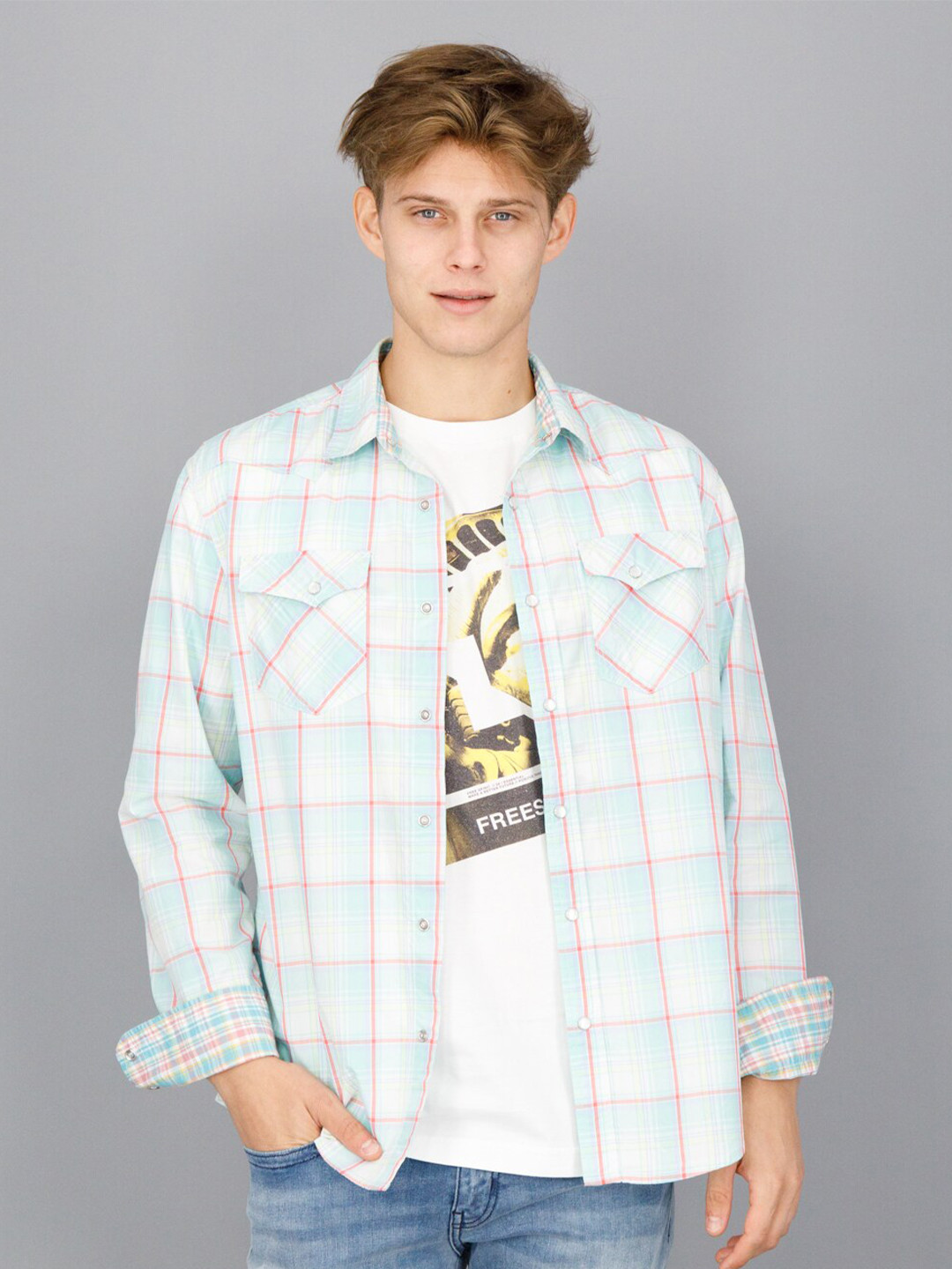

FREESOUL Men Blue Slim Fit Checked Pure Cotton Casual Shirt