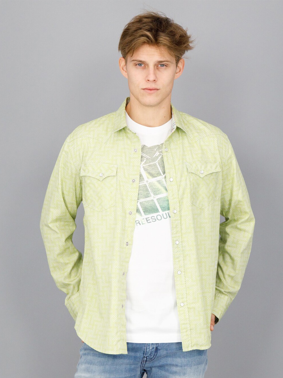 

FREESOUL Men Green Slim Fit Printed Pure Cotton Casual Shirt
