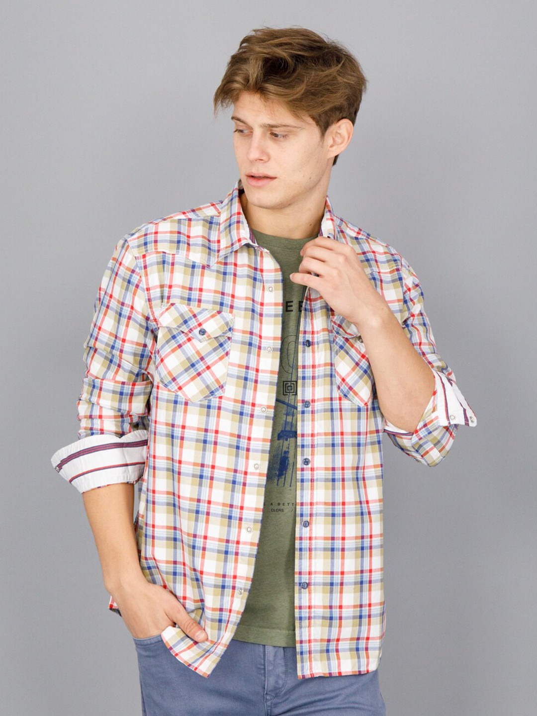 

FREESOUL Men White Slim Fit Checked Pure Cotton Casual Shirt