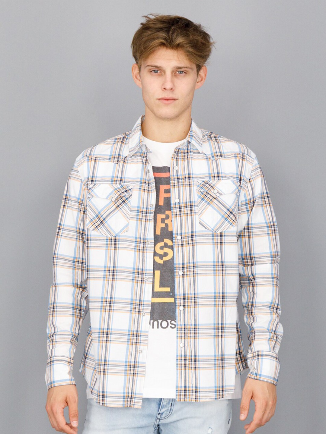 

FREESOUL Men White Slim Fit Checked Pure Cotton Casual Shirt