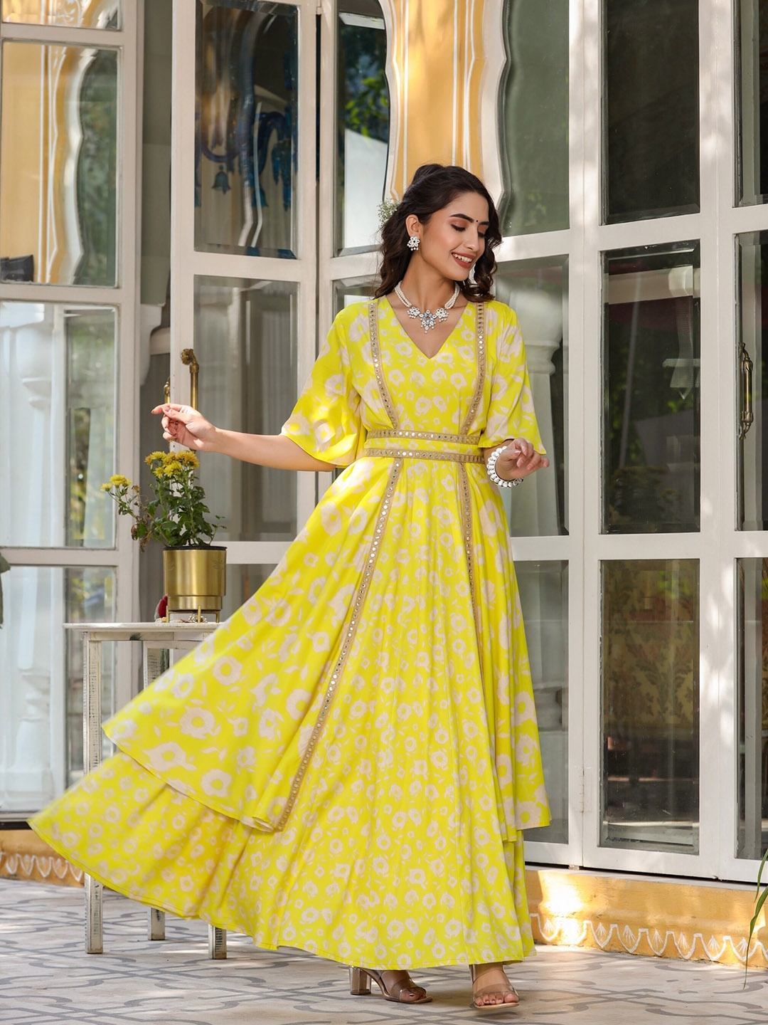 

mirari Women Yellow Bandhani Printed Flared Sleeves Gotta Patti Handloom Anarkali Kurta