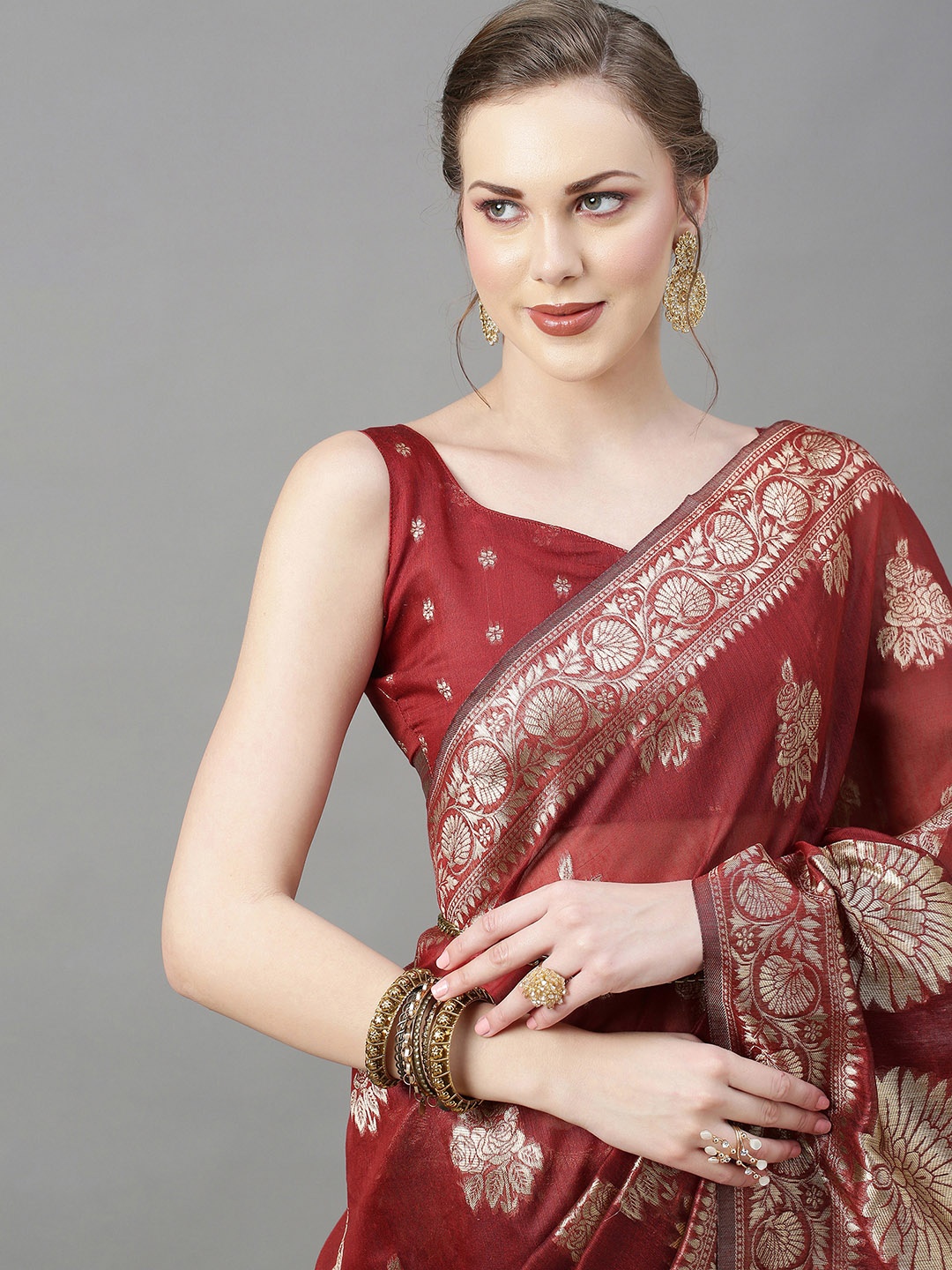 

Mitera Women Maroon & Gold Floral Zari Silk Cotton Banarasi Saree