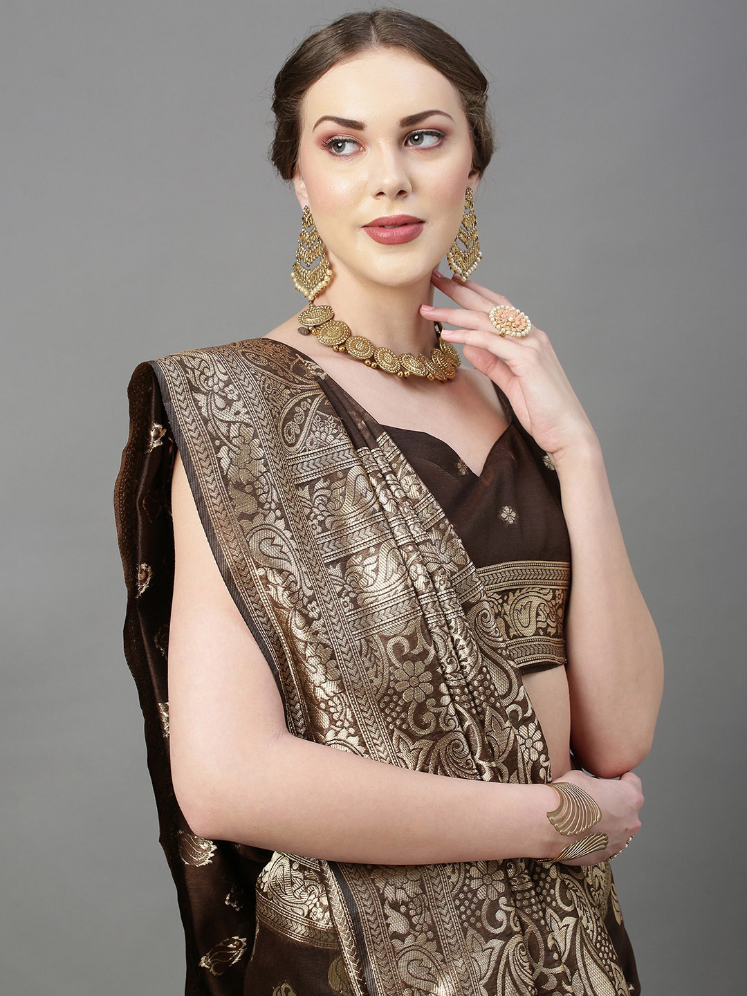 

Mitera Brown & Gold-Toned Woven Design Zari Silk Cotton Saree