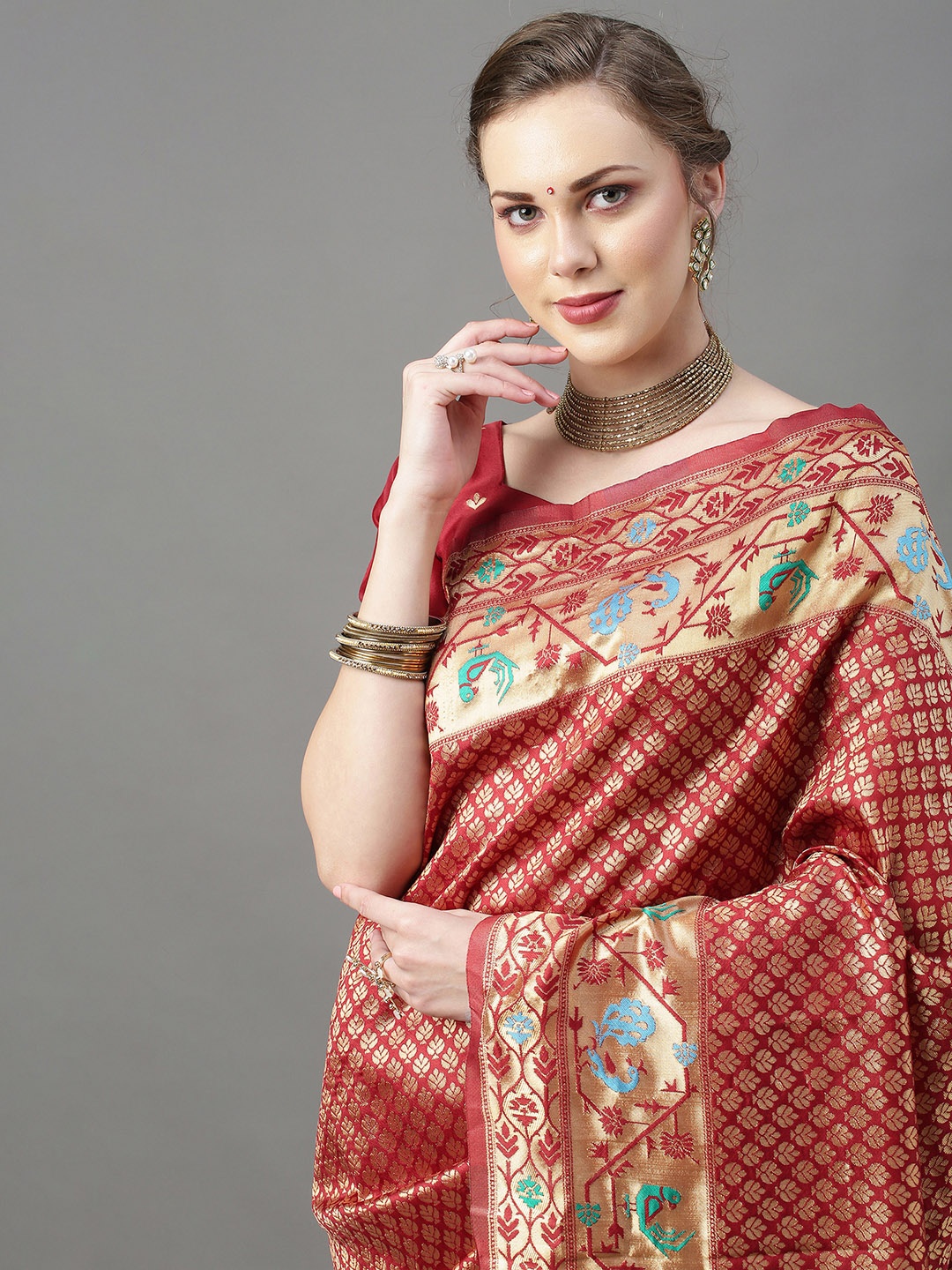 

Mitera Maroon & Gold-Toned Woven Design Zari Silk Blend Saree