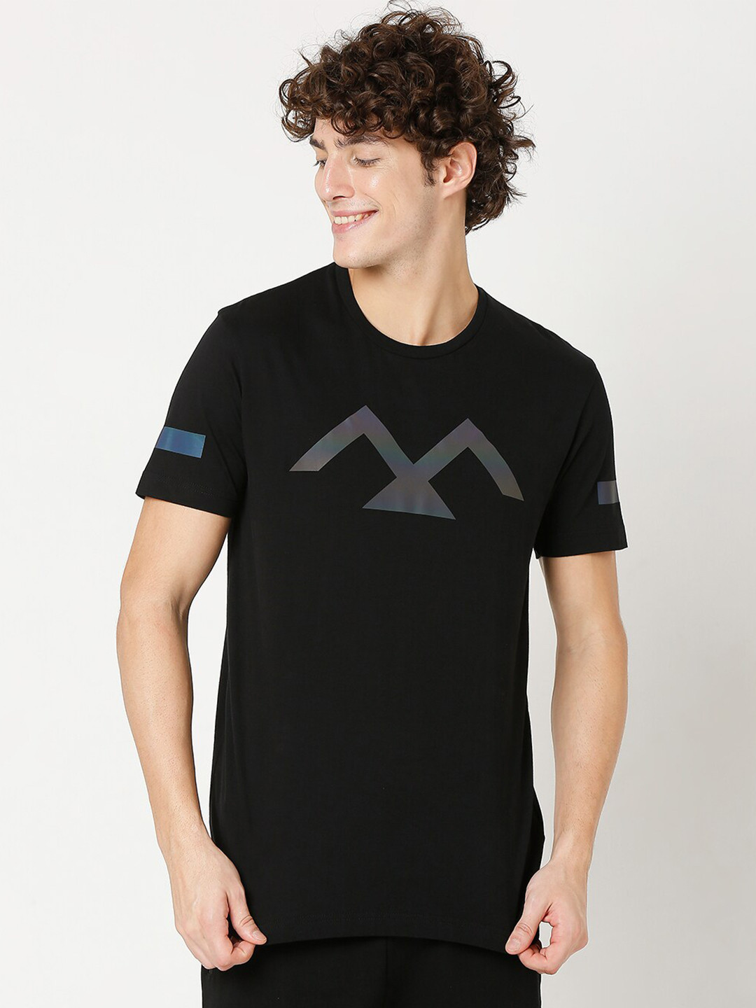 

Mufti Men Black Printed Slim Fit T-shirt