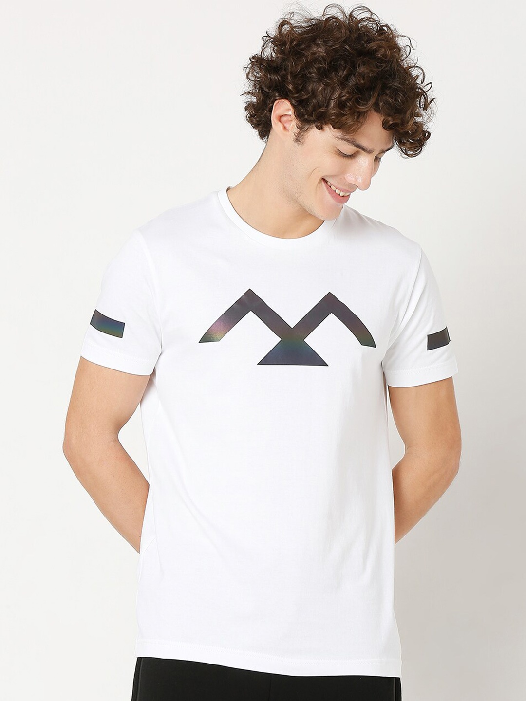 

Mufti Plus Size Men White & Grey Printed Slim Fit Pure Cotton T-shirt