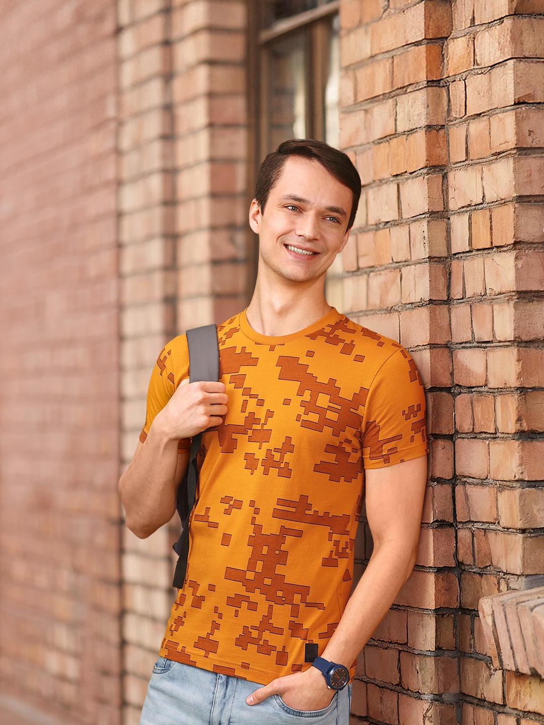 

Mufti Men Mustard Yellow Printed Slim Fit T-shirt
