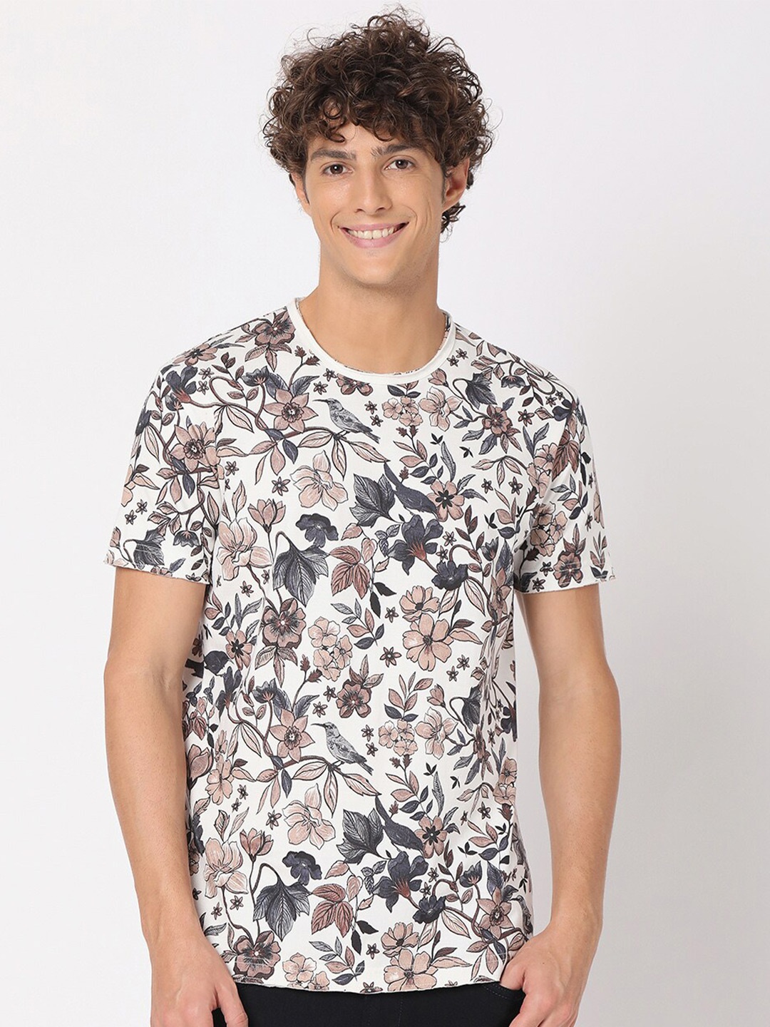

Mufti Men Off White Floral Printed Pure Cotton Slim Fit T-shirt