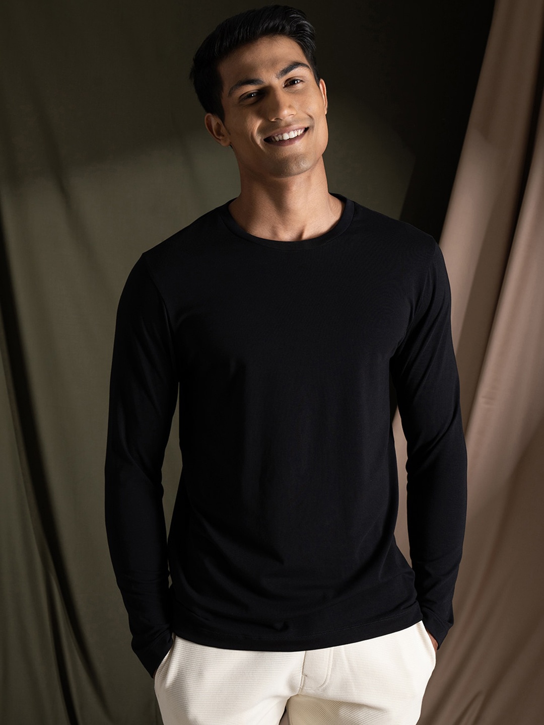

DaMENSCH Men Cotton Basic Solid Full Sleeve Regular Fit T-Shirt, Black