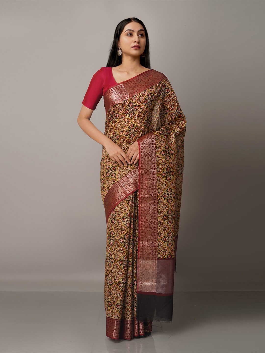 

Unnati Silks Black & Red Zari Silk Cotton Maheshwari Saree