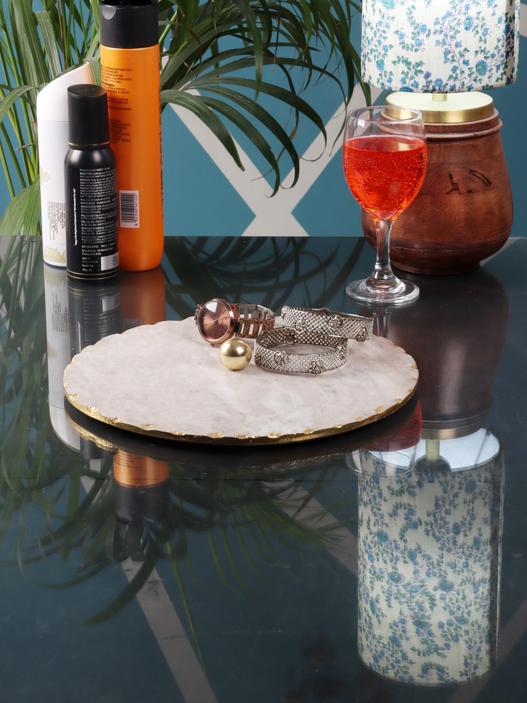 

NikkisPride Beige Marble & Gold-Toned Metal Finish Round Platter Serveware