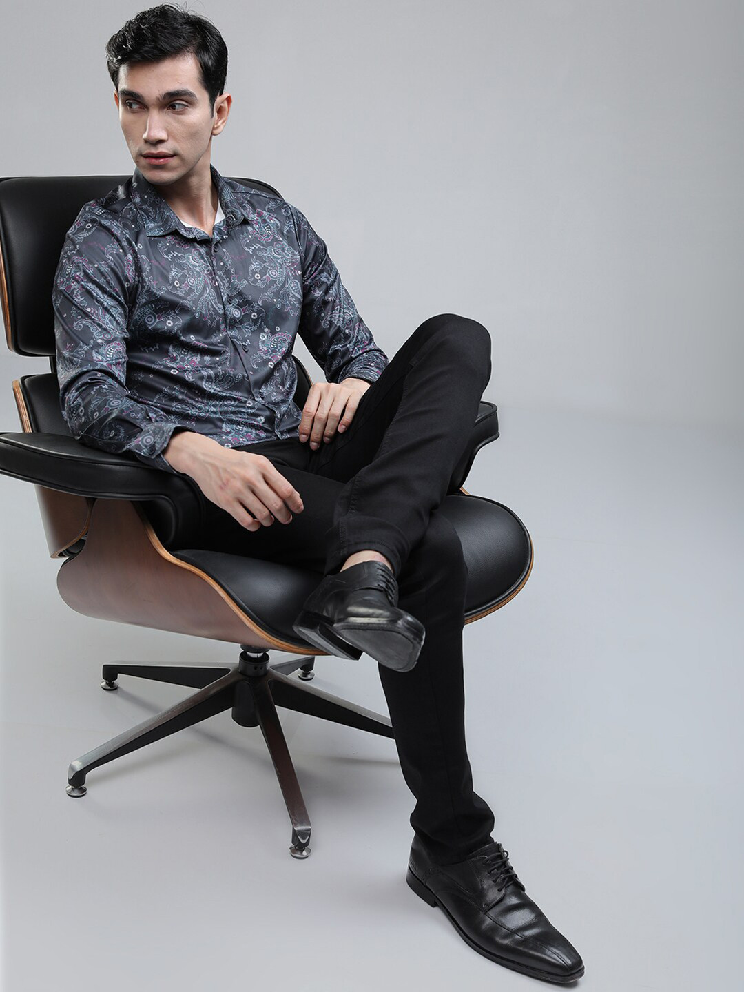 

HIGHLANDER Men Floral Printed Knitted Party Wear Casual Shirt, Navy blue