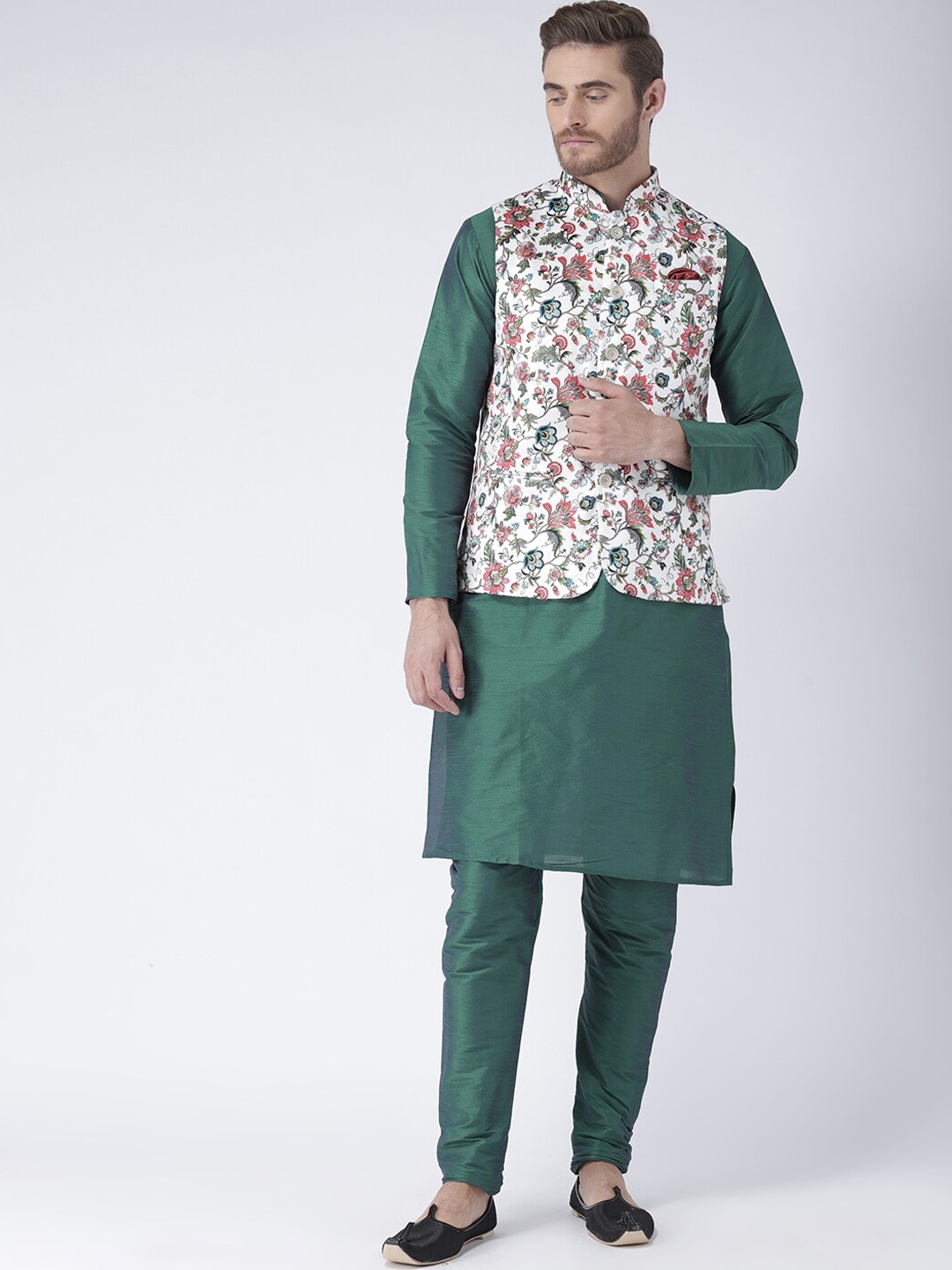 

Hangup Men Solid Kurta with Pyjamas & Nehru Jacket, Green