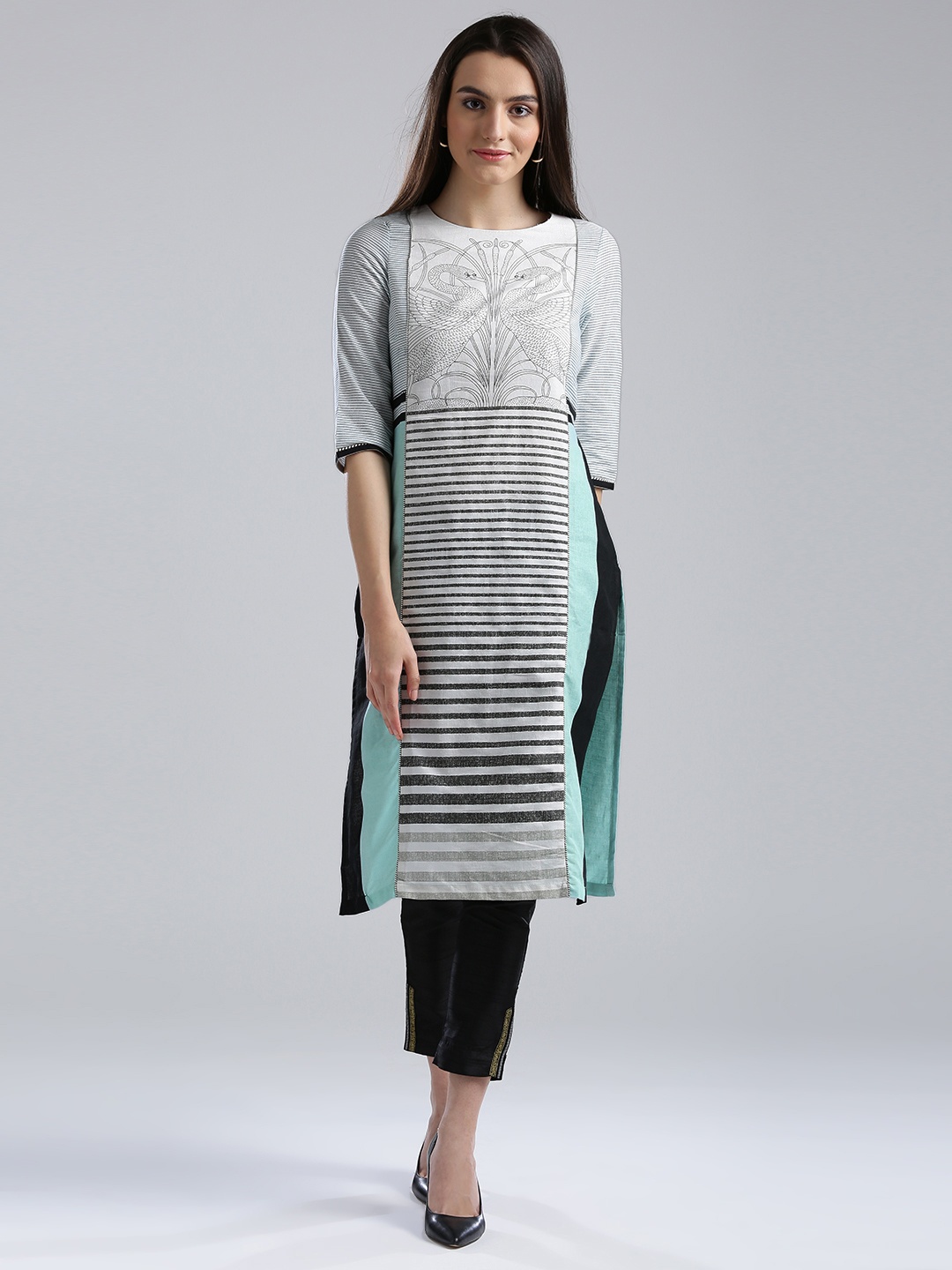 

W Women White & Blue Striped Straight Kurta