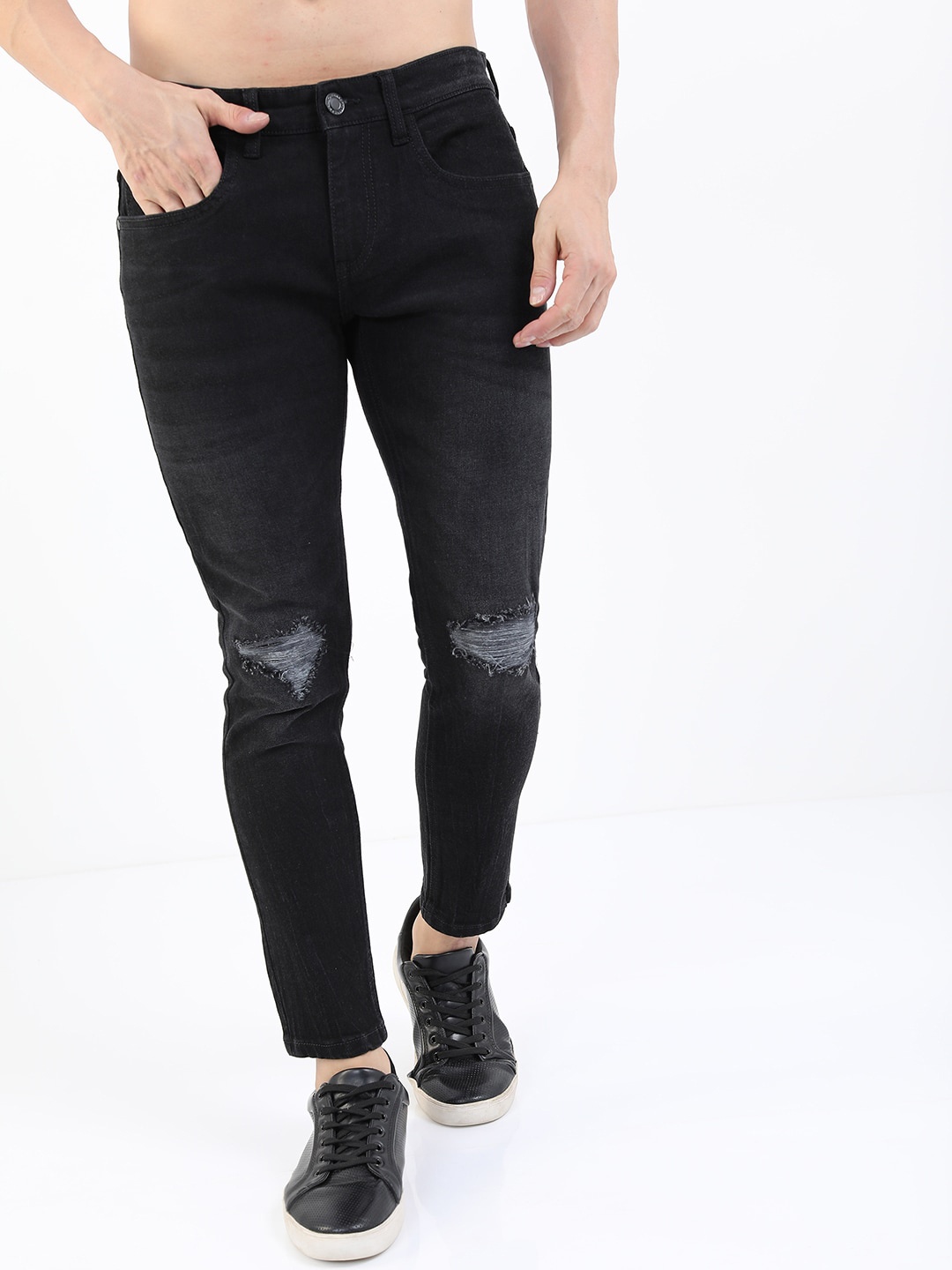 

HIGHLANDER Men Black Tapered Fit Mildly Distressed Stretchable Jeans