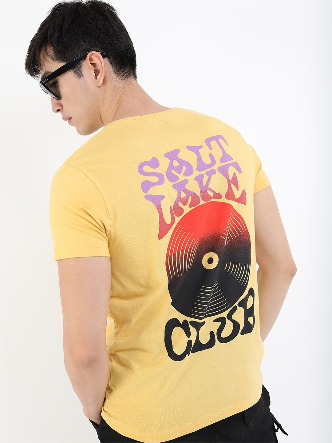 

HIGHLANDER Men Yellow Printed Slim Fit T-shirt
