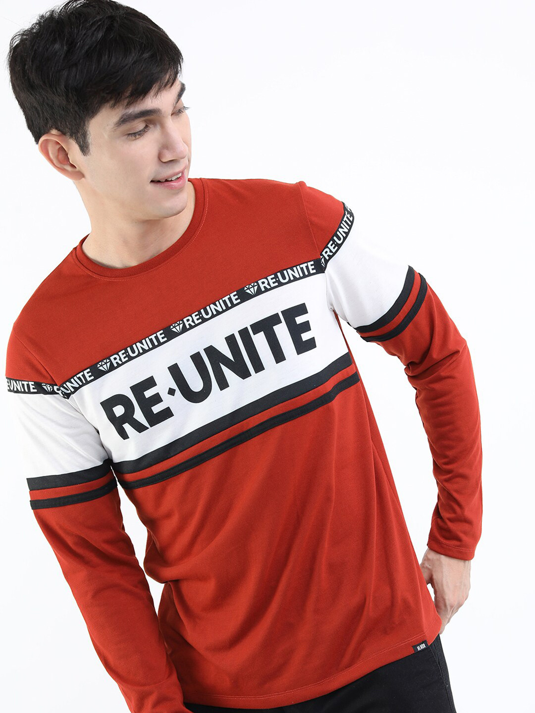 

HIGHLANDER Men Red Typography Colourblocked Slim Fit T-shirt