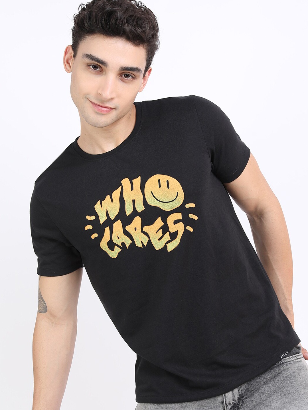 

KETCH Men Black & Yellow Typography Printed Slim Fit T-shirt