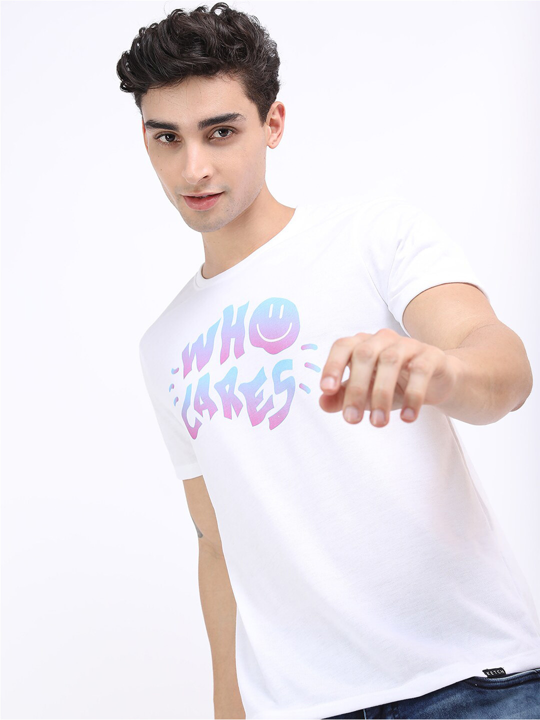 

KETCH Men White & Pink Typography Printed Slim Fit T-shirt