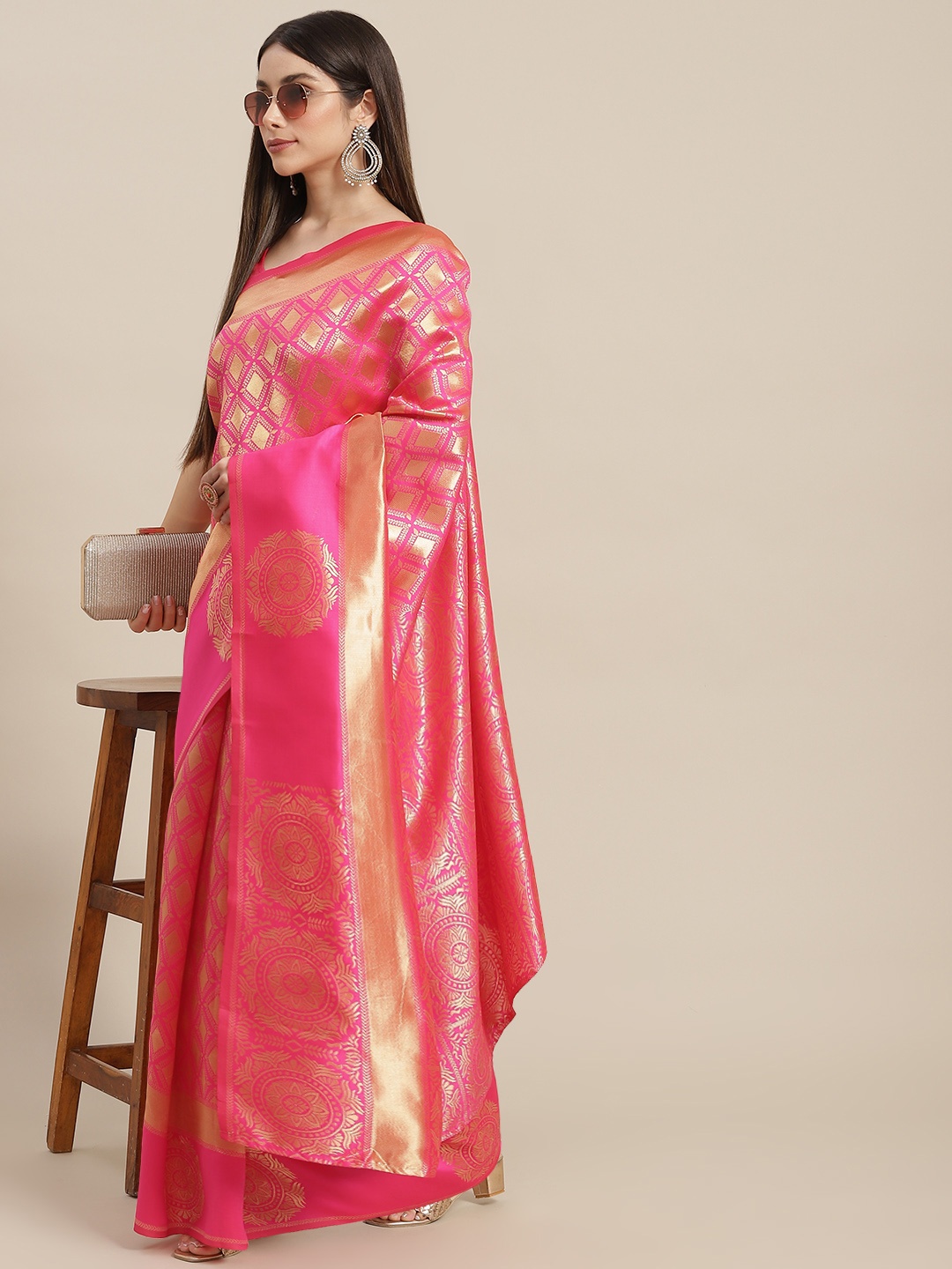 

Varanga Pink & Gold Floral Zari Silk Blend Banarasi Saree