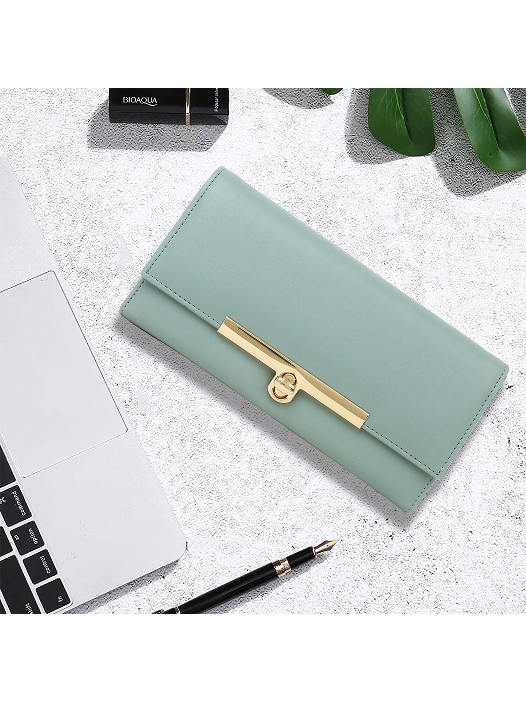 

Bag Pepper Green Solid Purse Clutch