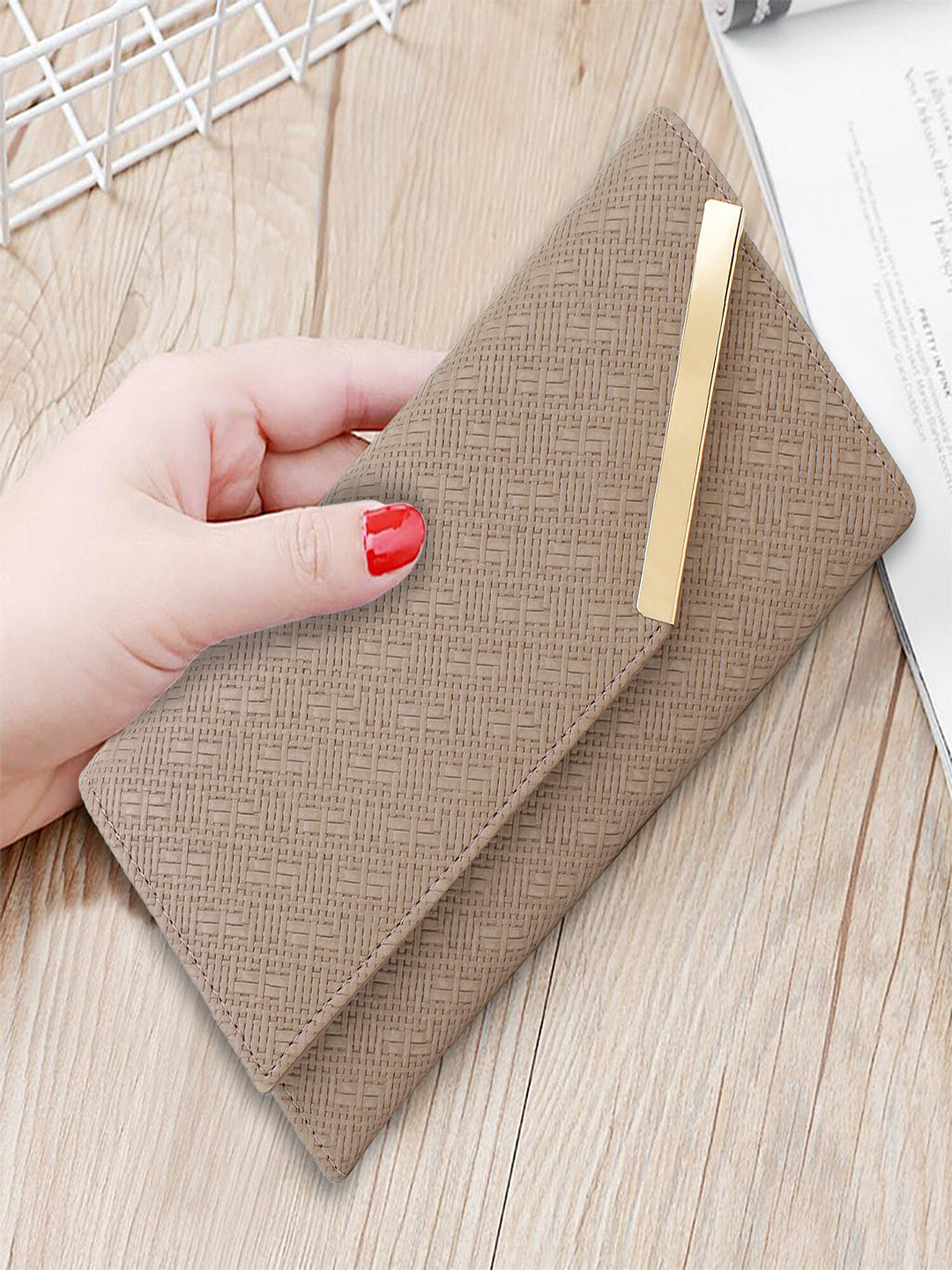 

Bag Pepper Brown Textured Purse Clutch