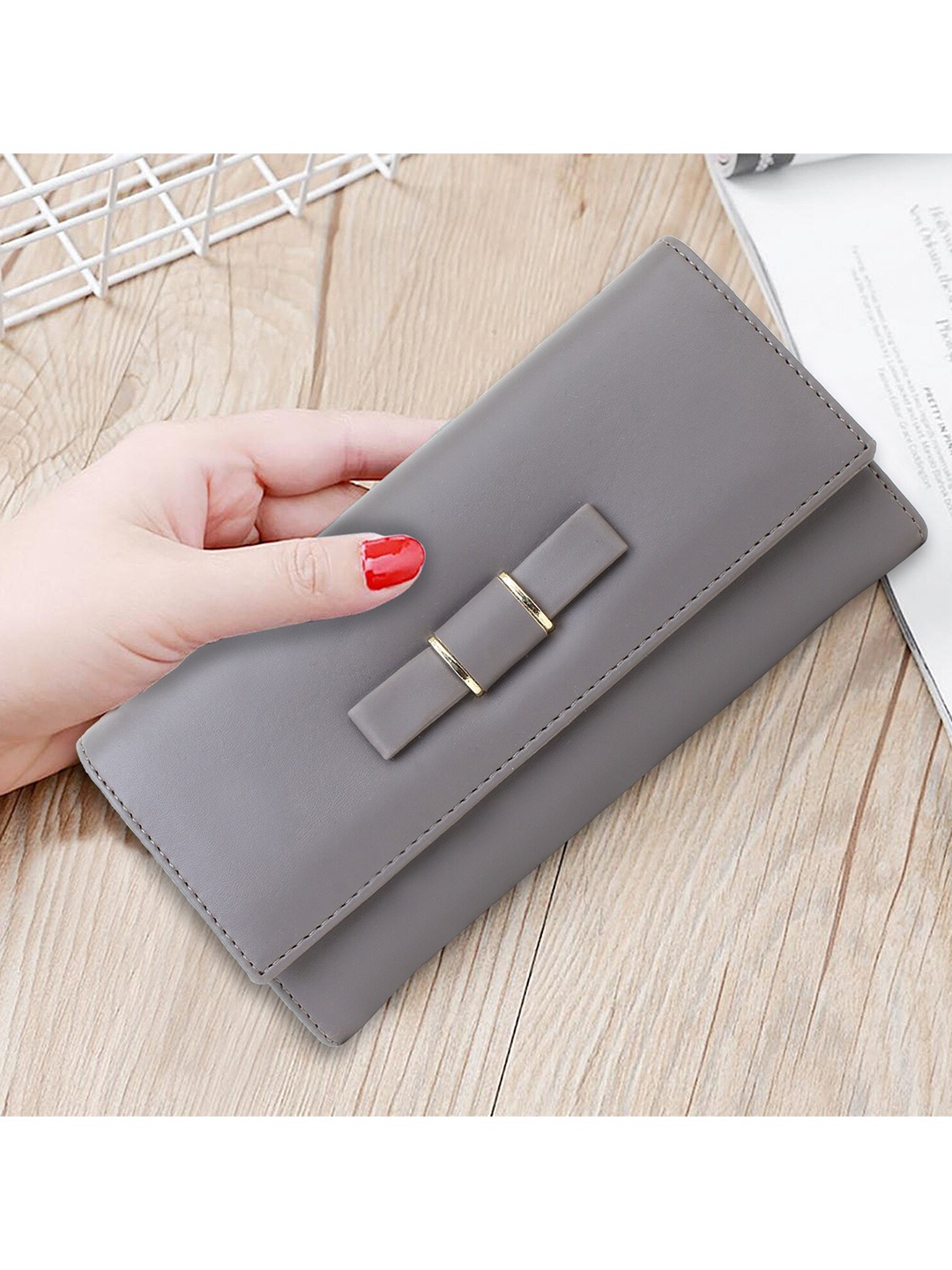 

Bag Pepper Grey Solid Purse Clutch