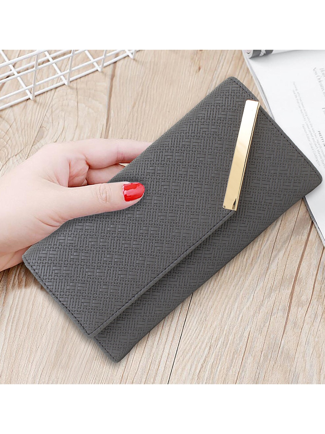 

Bag Pepper Black Textured Purse Clutch