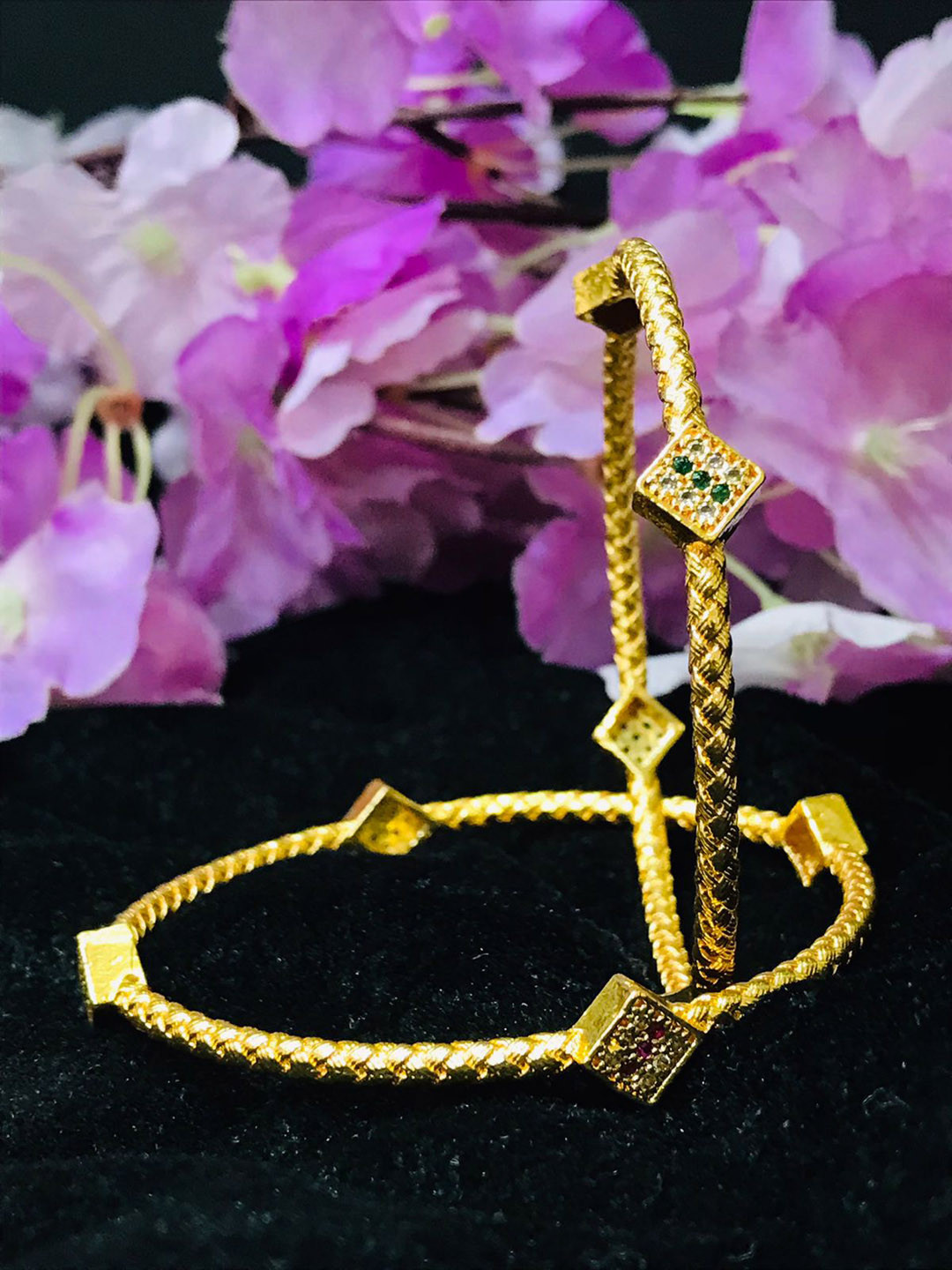 

MORKANTH JEWELLERY Set Of 2 Gold-Plated Stone-Studded Bangles