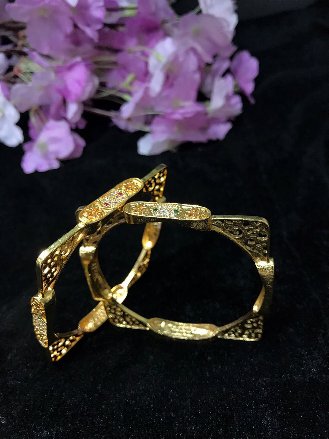 

MORKANTH JEWELLERY Set Of 2 Gold-Plated Stone-Studded Bangles