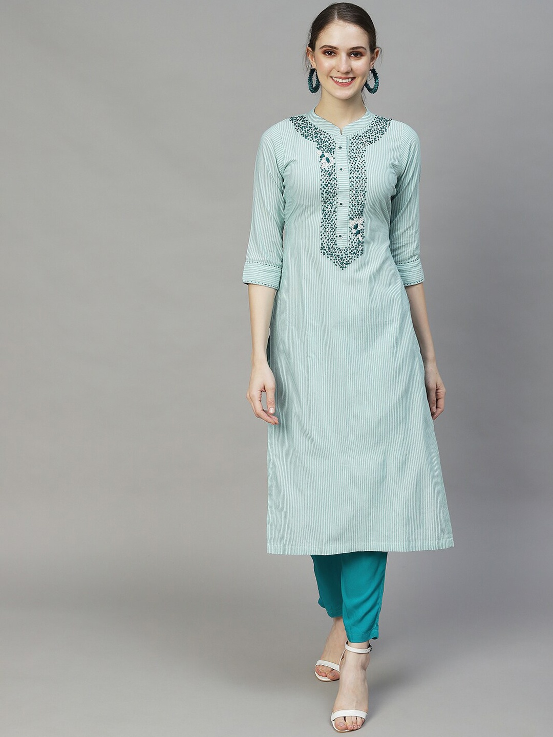 

FASHOR Women Yoke Design Thread Work Floral Kurta, Blue