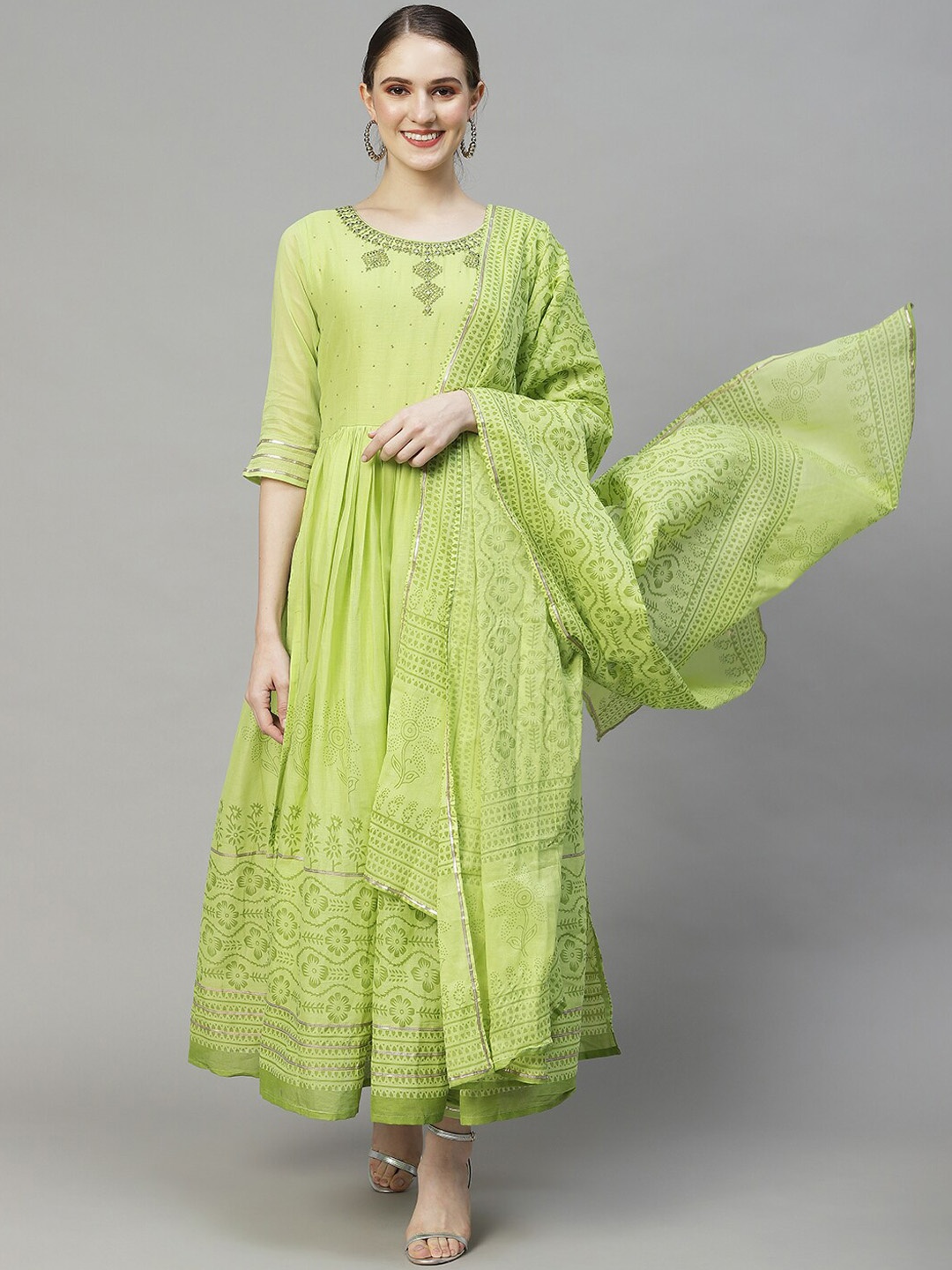 

FASHOR Women Ethnic Motifs Printed Pleated Kurta & Trouser With Dupatta, Green