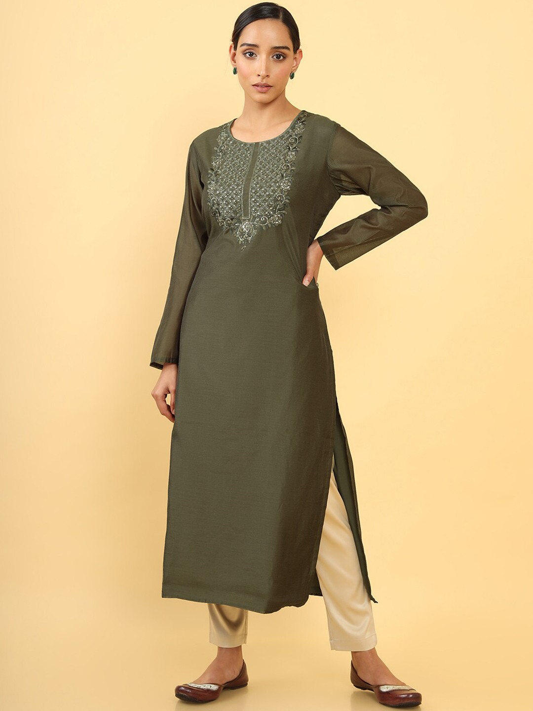 

Soch Women Floral Embroidered Mirror Work Kurta, Olive