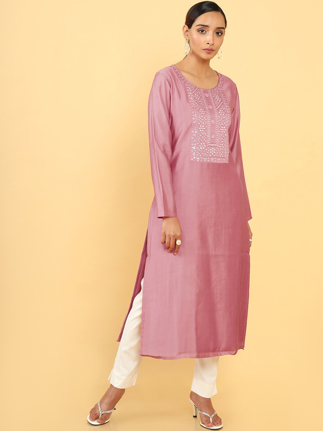 

Soch Women Geometric Embroidered Mirror Work Kurta, Pink