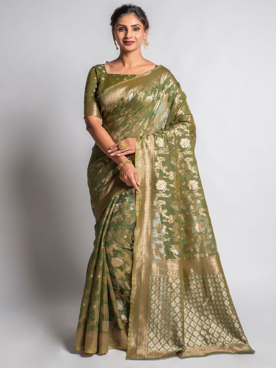 

Lilots Green & Gold-Toned Ethnic Motifs Zari Jacquard Saree