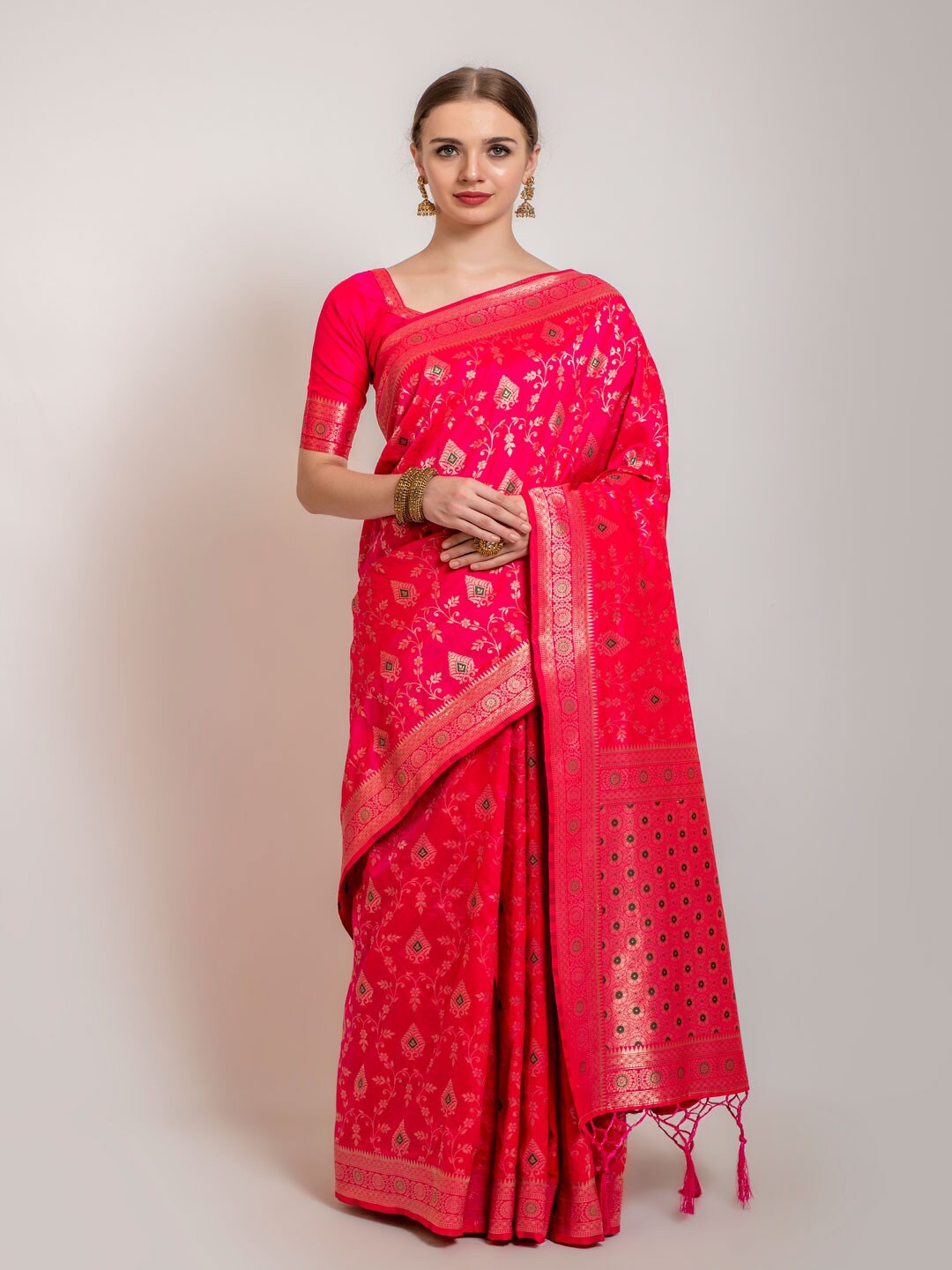 

Lilots Pink & Gold-Toned Ethnic Motifs Zari Banarasi Saree