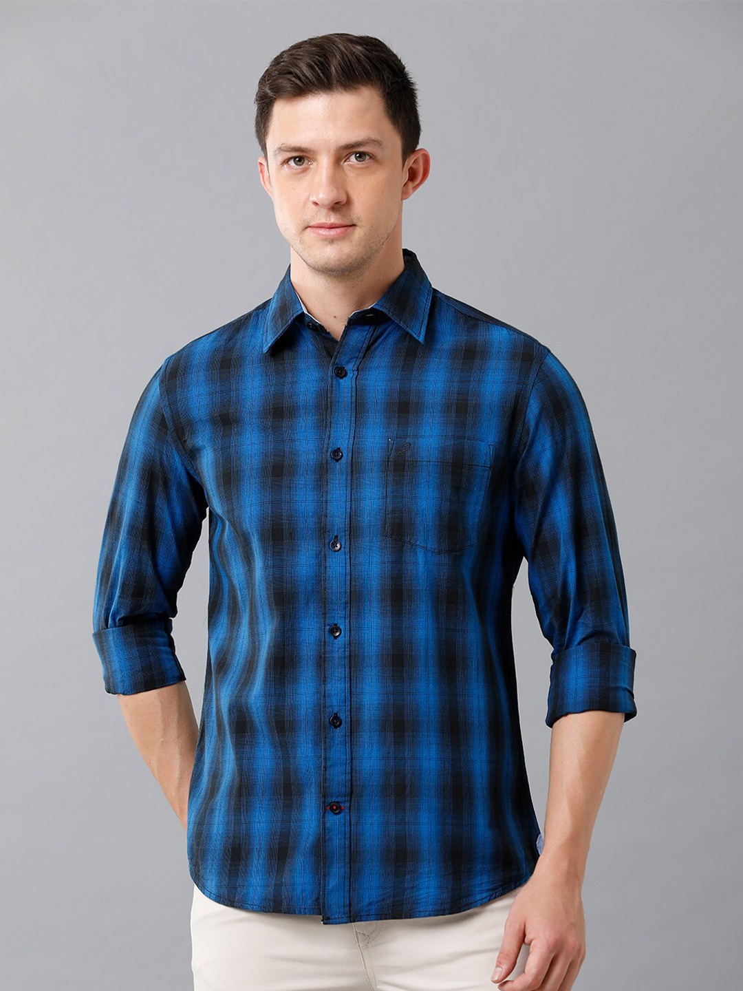 

Double Two Men Navy Blue Slim Fit Checked Casual Shirt