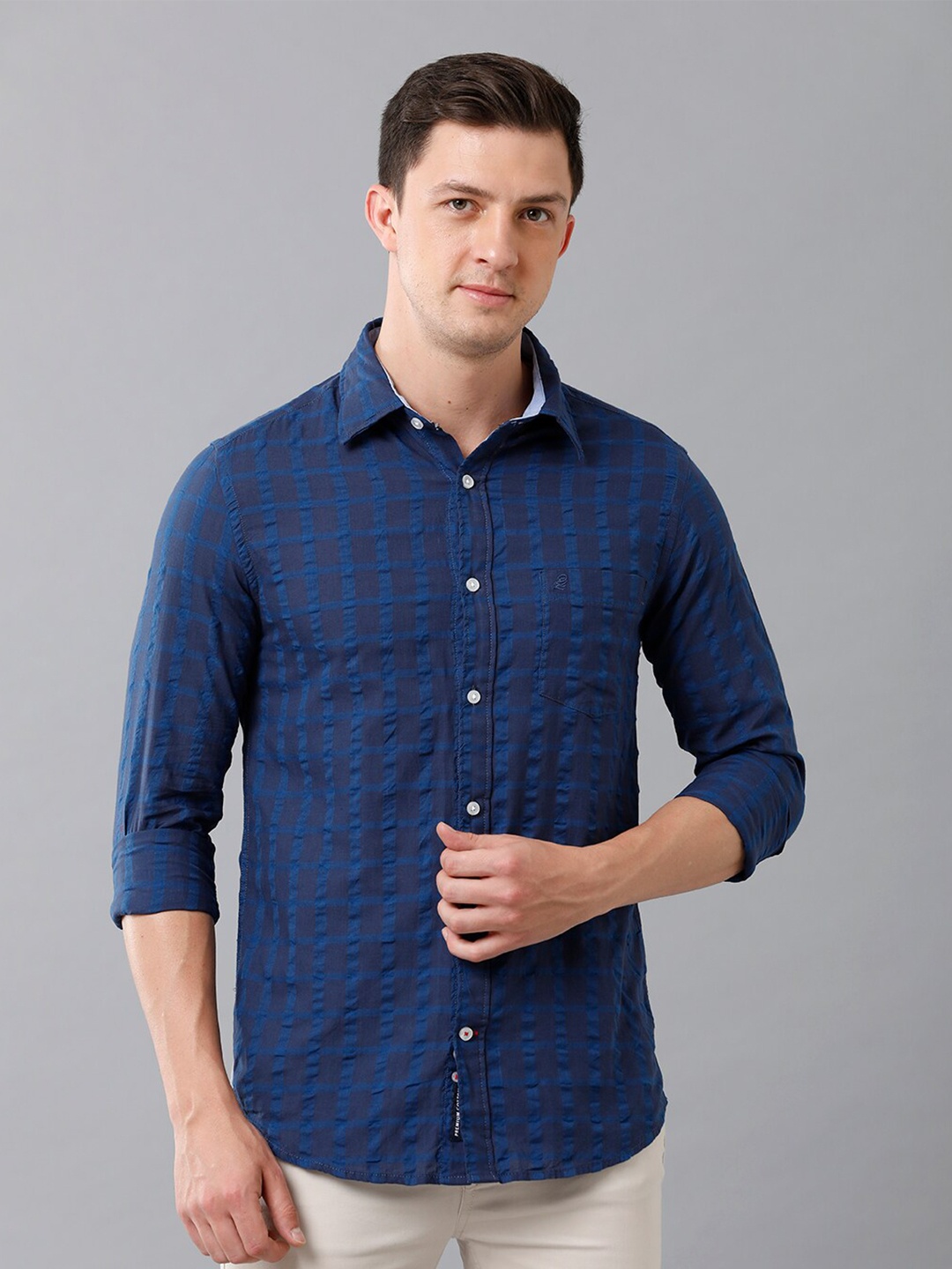 

Double Two Men Navy Blue Slim Fit Checked Casual Shirt