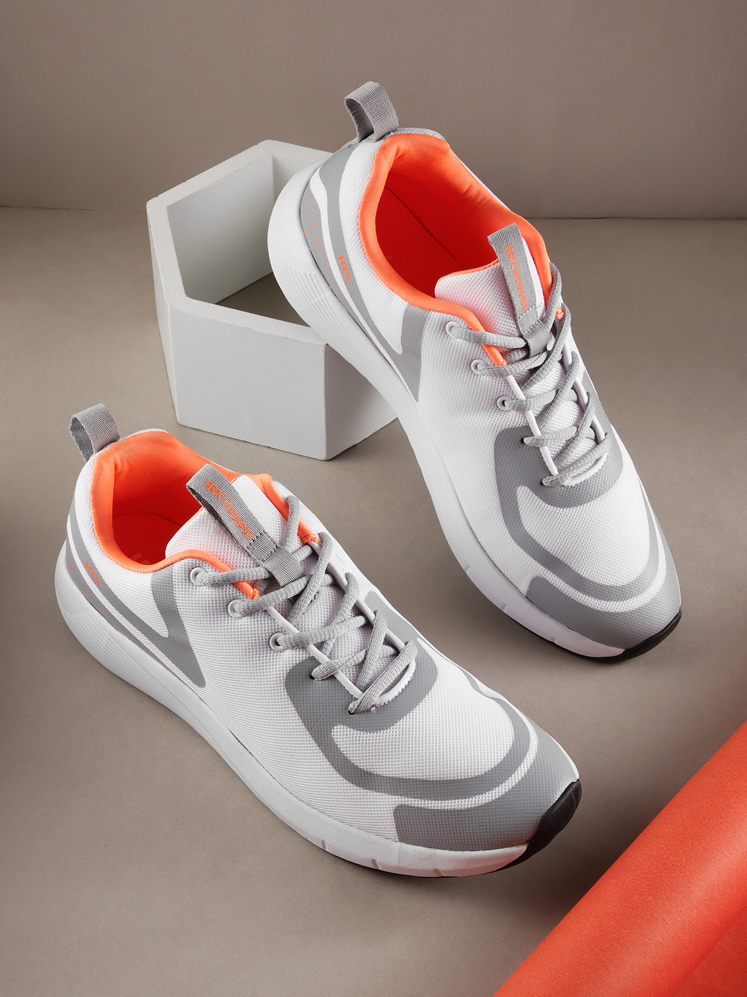 

HRX by Hrithik Roshan Men Colourblocked Urban Street Athleisure Shoes, White