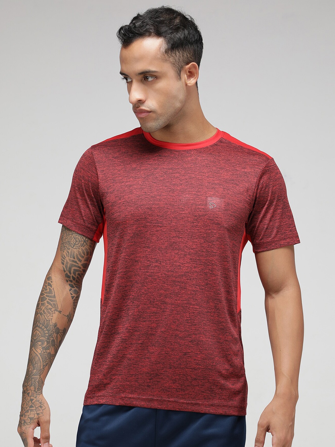 SPORTO Men Red Solid Slim Fit T-shirt