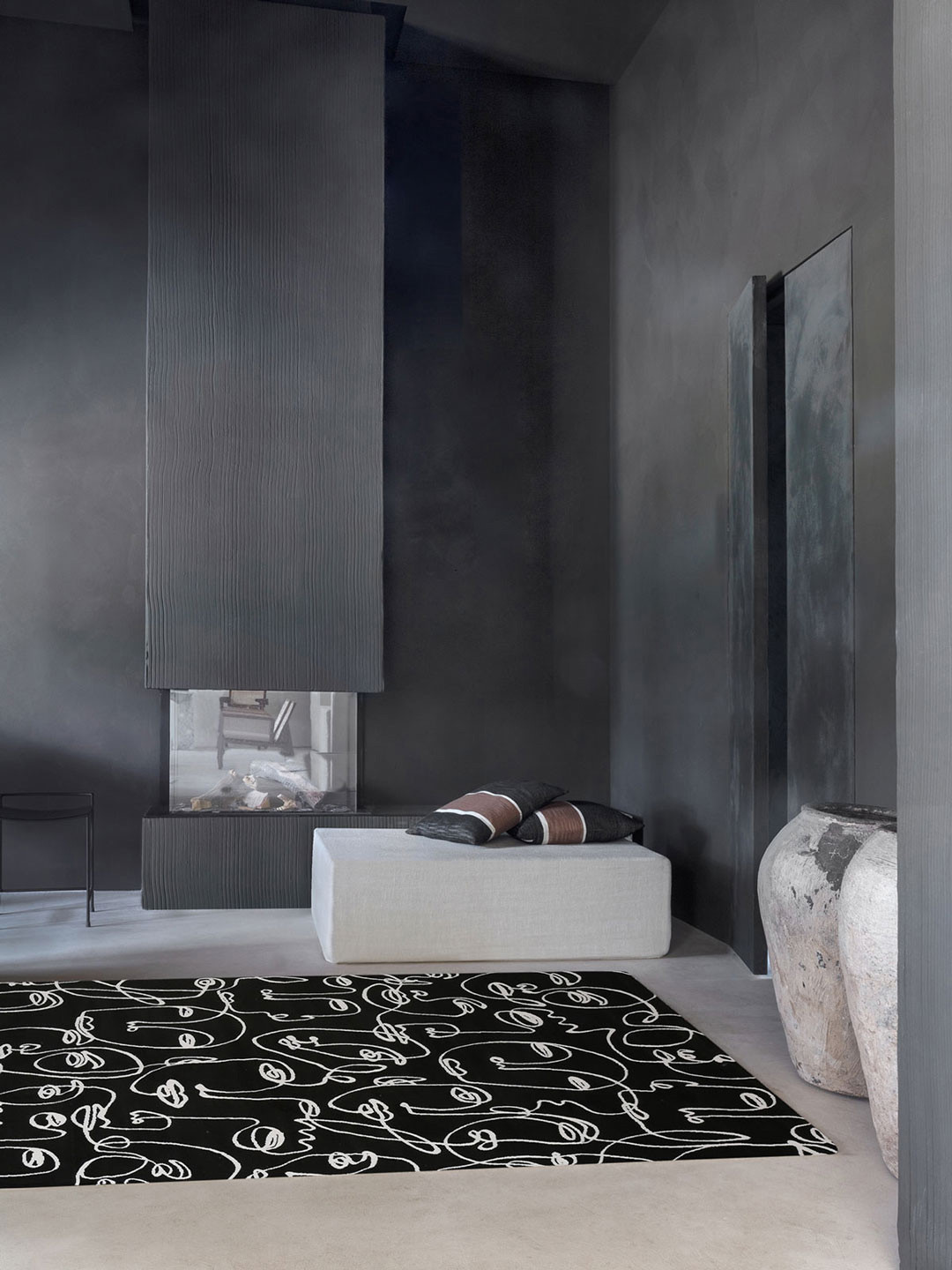 

DDecor Black Oriental Medium Luna Rug