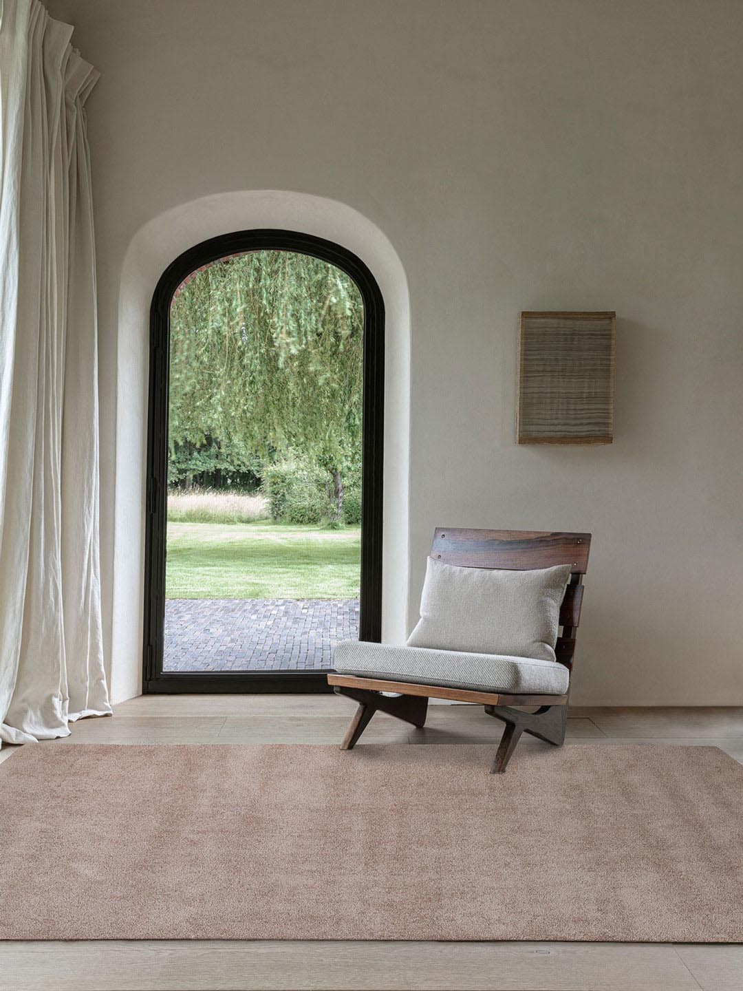 

DDecor Pink Plain Small Sapphire Rug