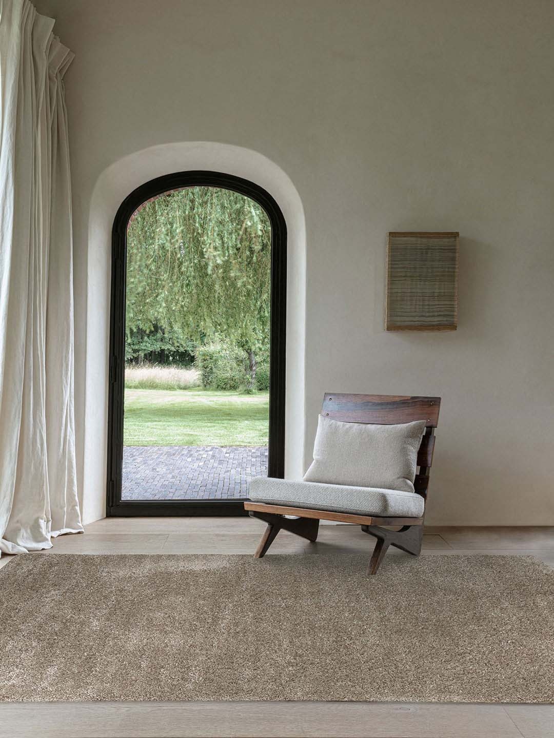 

DDecor Solid Plain Onyx Medium Rug, Brown