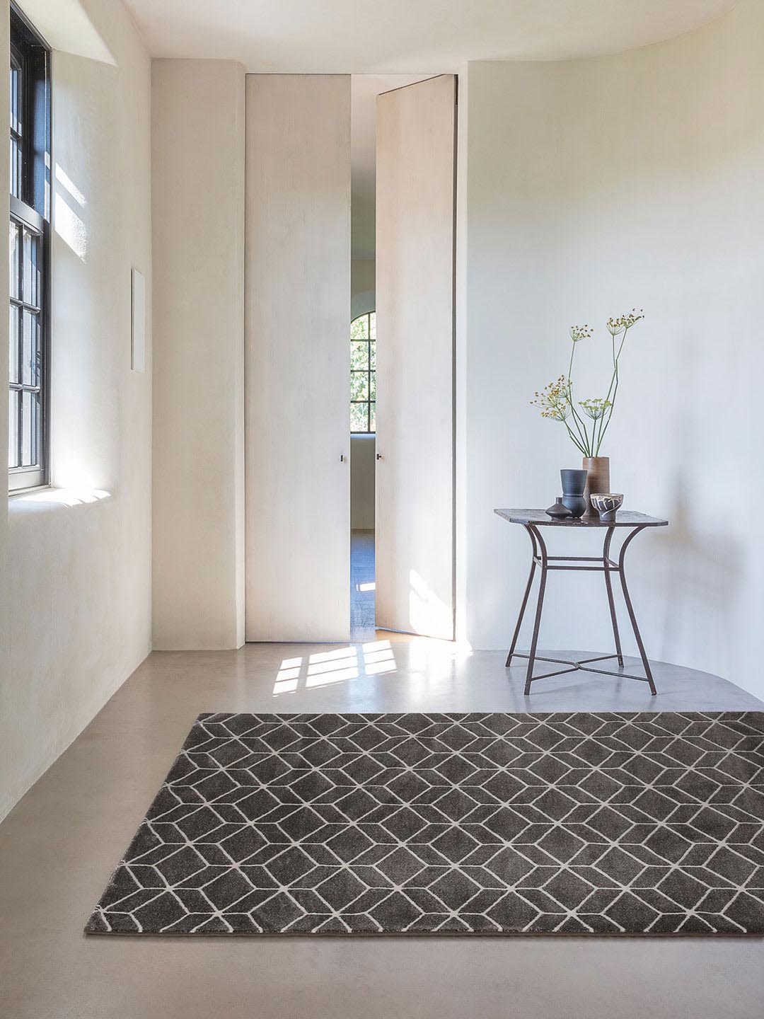 

DDecor Geometric Medium Cleo Rug, Grey