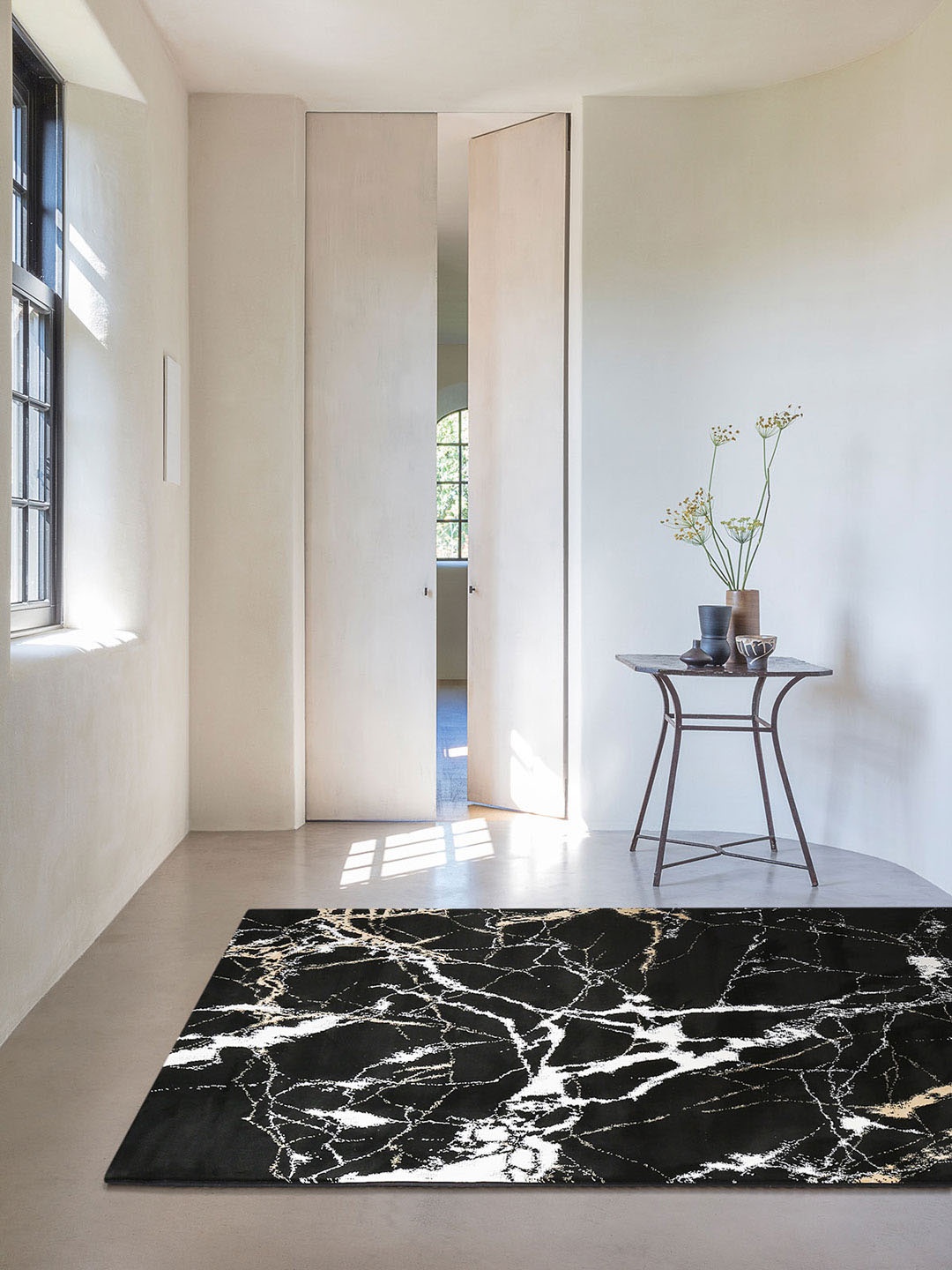 

DDecor Black Textured Large Palma Rug